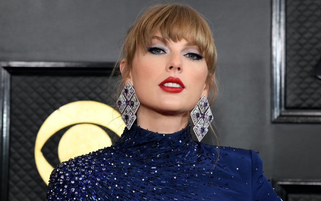 Red lipstick: The popular trend of 2025 that adds allure to your look