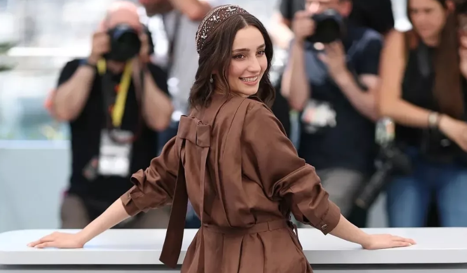 Minimalist Elegance: Soha Niasti Shines at Cannes 2025