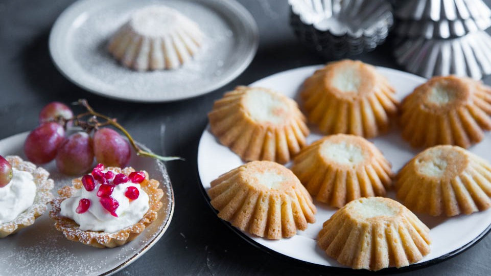 Sandbakkelse: شیرینی ترد نروژی با طعم بادام