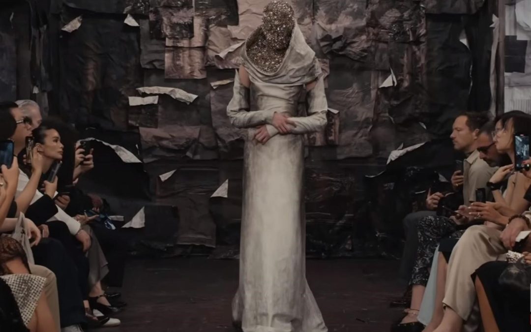 Maison Margiela Told the Story of Haute Couture 2025 in the Depths of Darkness