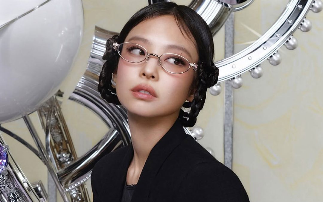 Simple Eye Makeup Techniques for Glasses Wearers