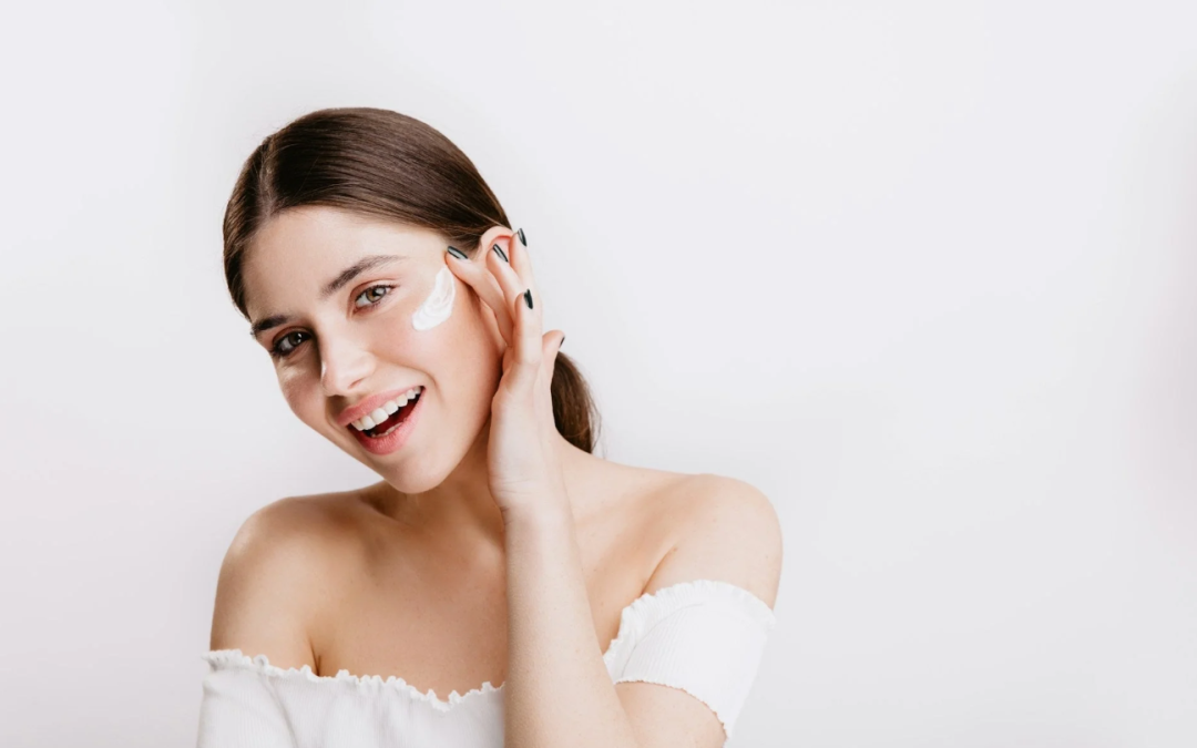 پوست شفاف و سالم با روش درست استفاده از ماسک‌های آبرسان