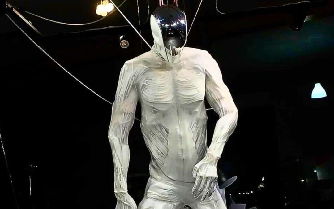 قلب تپنده درون یک ربات انسان‌نما