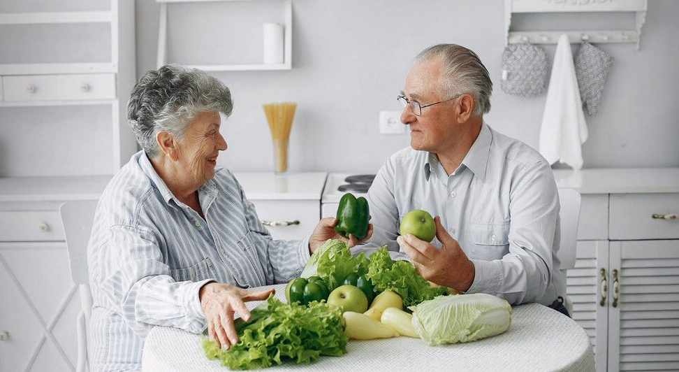 تغذیه سالمندان و عوامل موثر بر طول عمر