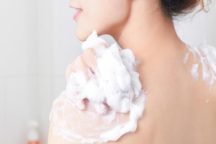 شاور ژل چیست و چرا بهتر از صابون است؟